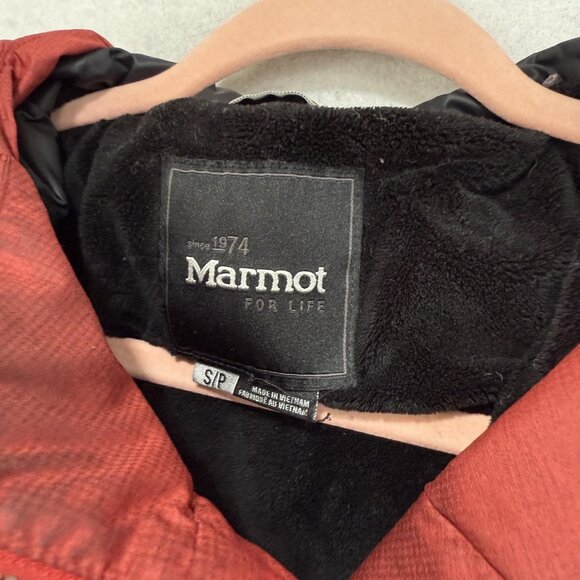 Marmot Jacket Womens Small Red 700 Fill Down Hooded Puffer Insulated Winter Coat - Picture 3 of 16